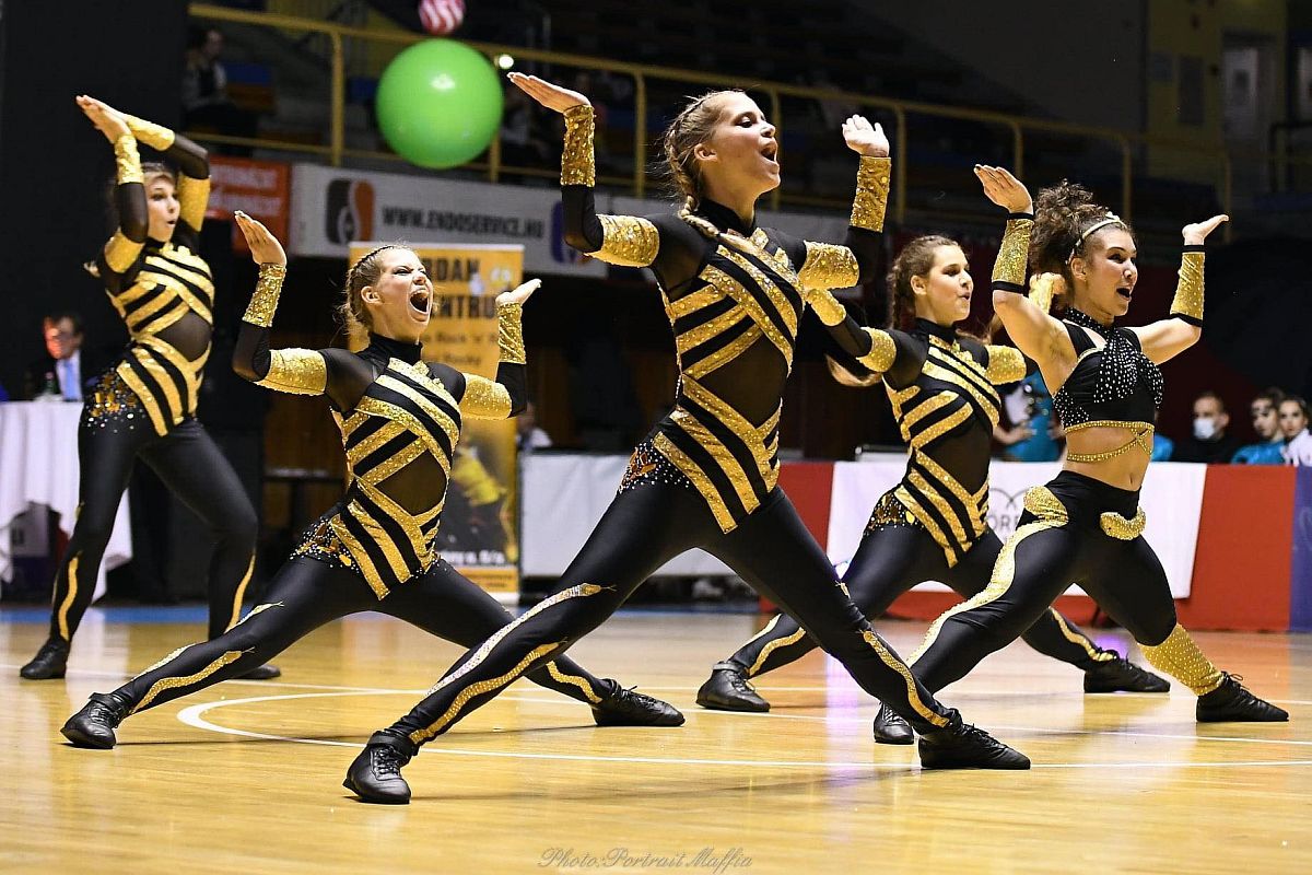 Magyar Bajnok és Országos Ranglista Kupa Győztes a FŐNIX felnőtt formációja